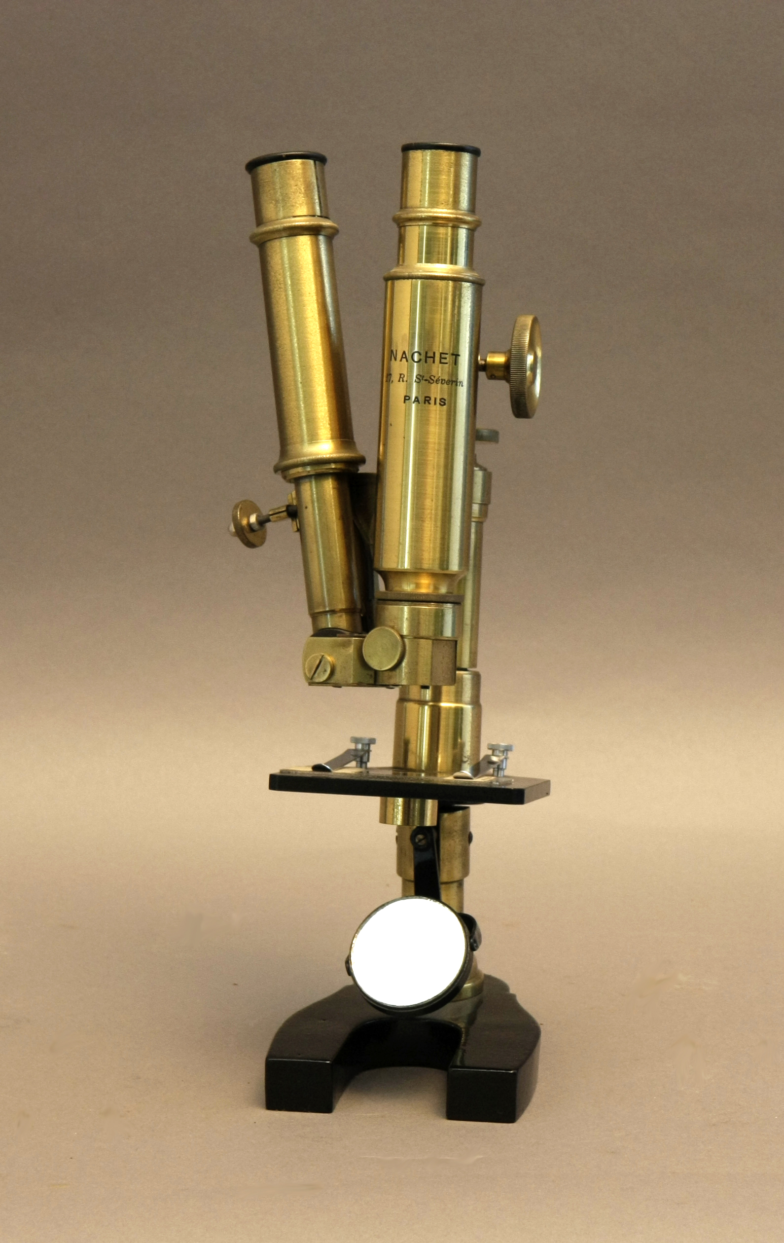 Microscopi binocular de la marca Nachet