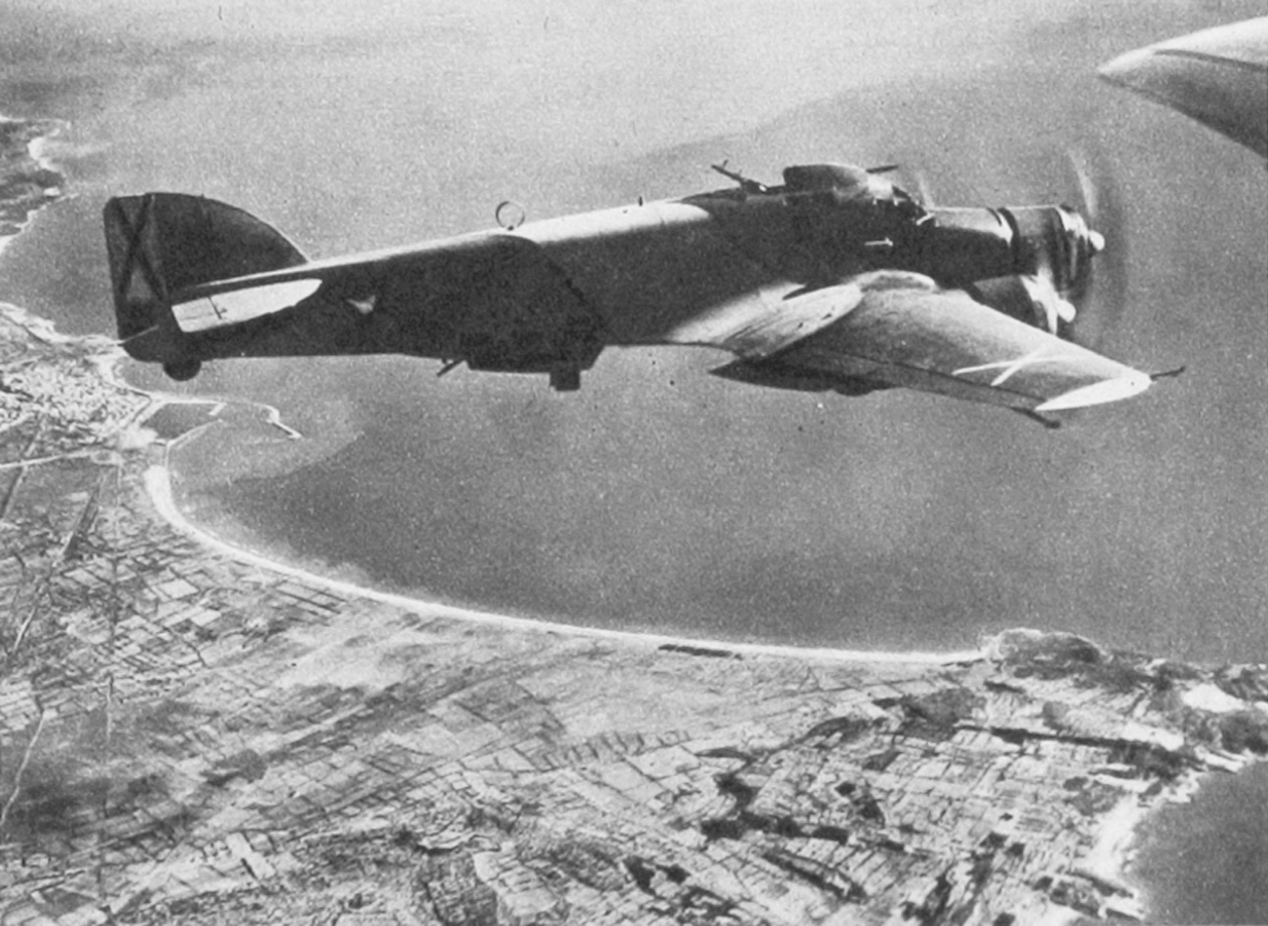 Legionaris italians bombardejant Tarragona