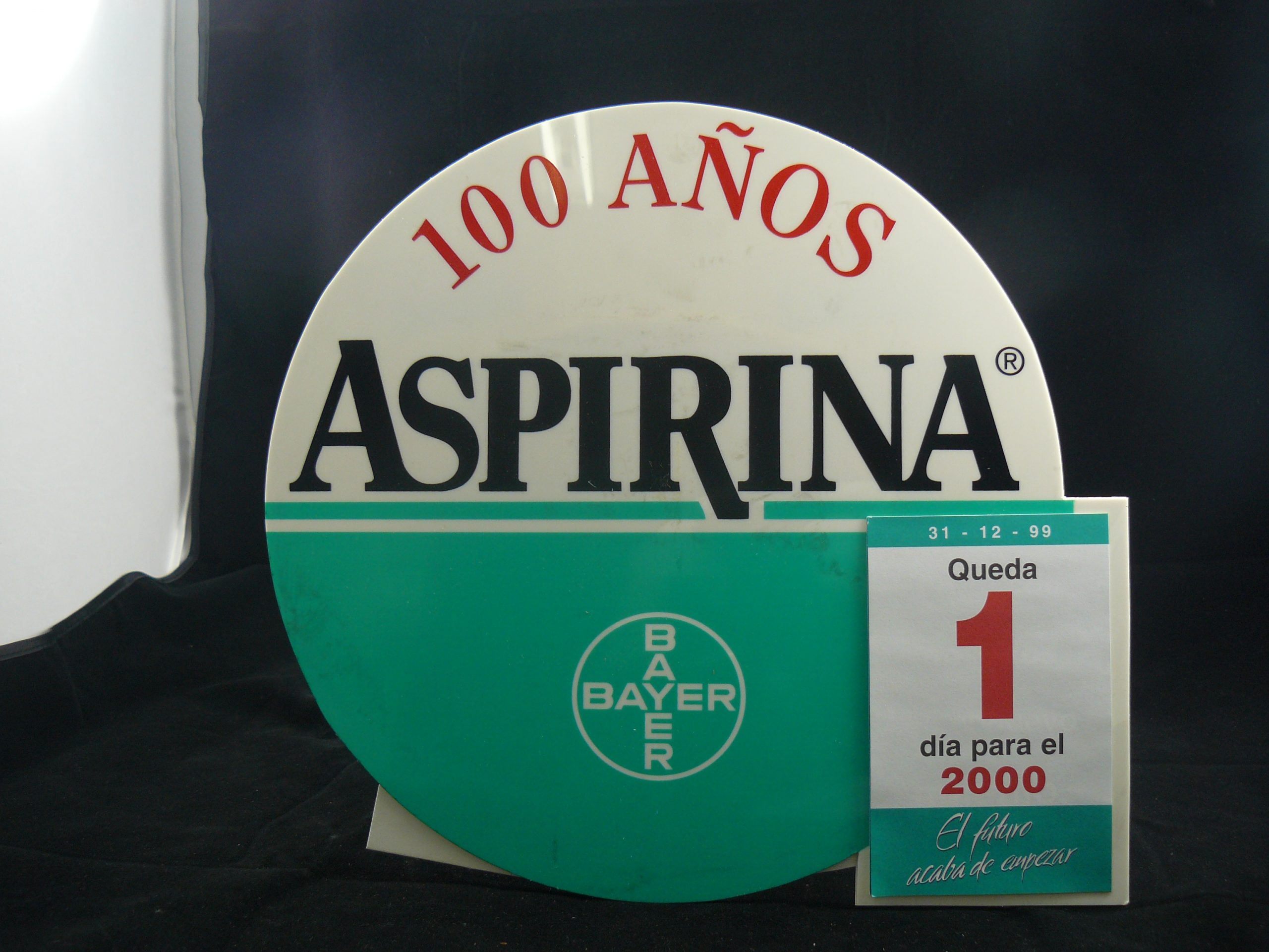 Calendari de mostrador commemoratiu dels 100 anys de l’aspirina