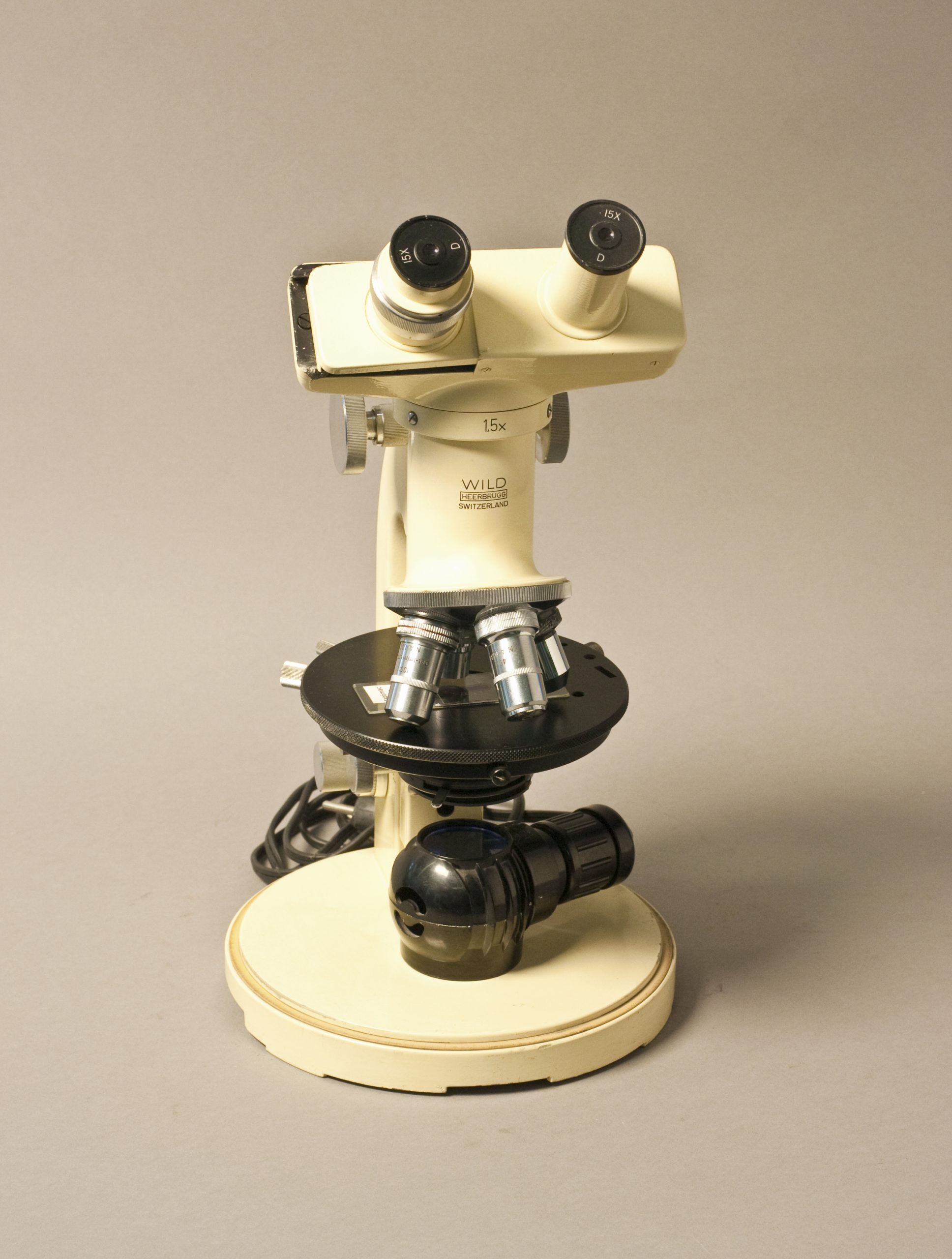 Microscopi binocular de la marca Wild