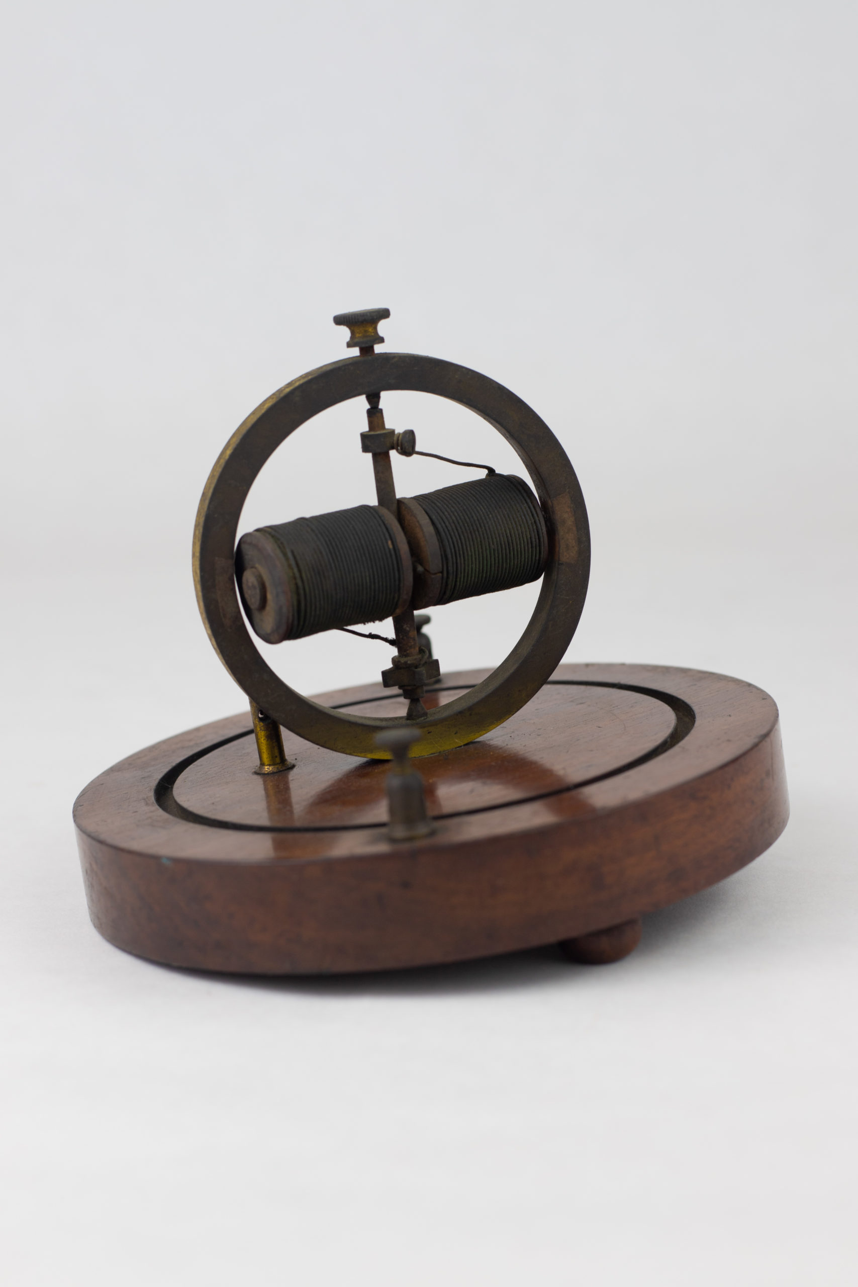 Instrument per demostrar la llei d’inducció de Faraday