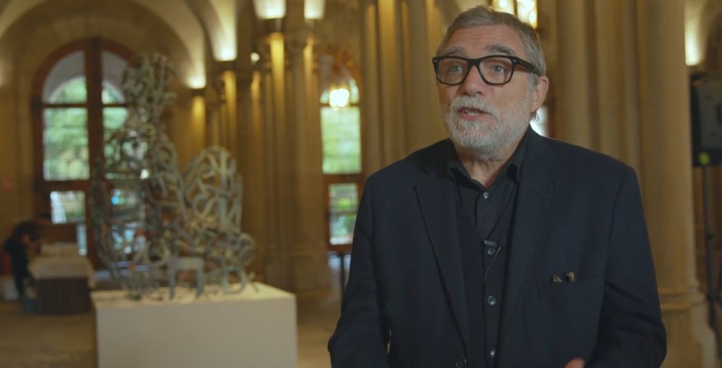 “Arrels” de Jaume Plensa al vestíbul de l’Edifici Històric