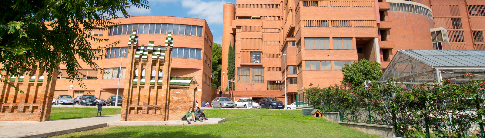 Porta Gaudí de la Facultat de Biologia